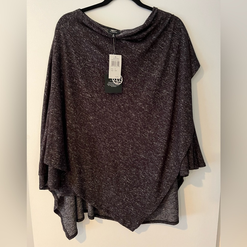 Bobeau poncho top - NWT - Size M - Black
